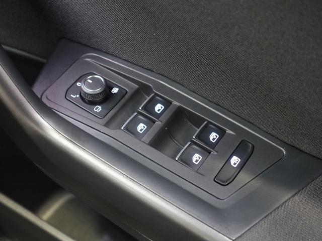 Ｔ－ロック ＴＳＩ　スタイルデザインパッケージ　ＶＷ認定中古車　ワンオーナー　純正ナビ　バックカメラ　パワーバックドア　ブラインドスポットモニター　クルーズコントロール　スペアキー　デジタルメーター　ＬＥＤヘッドライト　ＥＴＣ　純正アルミホイール（26枚目）