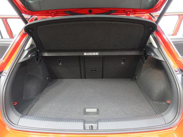 T-ロック TDI スタイルデザインパッケージ VW認定中古車 ワンオーナー 純正ナビ バックカメラ パワーバックドア ブラインドスポットモニター クルーズコントロール スペアキー デジタルメーター LEDヘッドライト ETC 純正アルミホイール(9枚目)