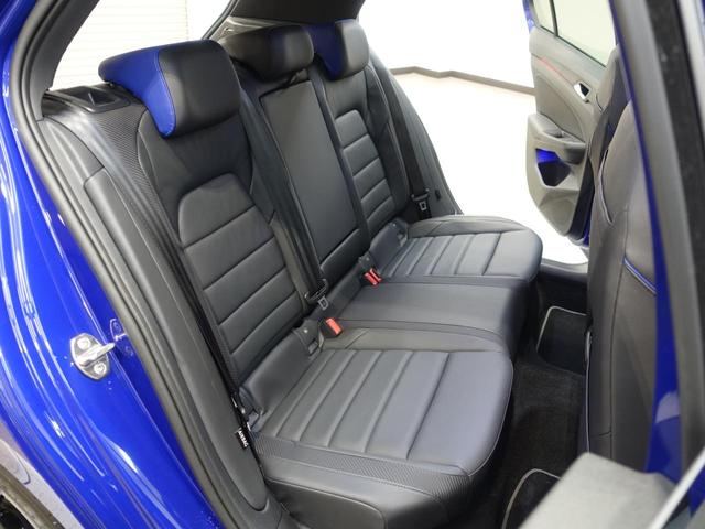 ���ЃN���[�j���O�H��ɂĂ܂�܂�N���[�j���O���s���A�����O���G���W�����[���〈���Ȃ��ו��܂ł��܂Ȃ���򂵂Ă���܂��B