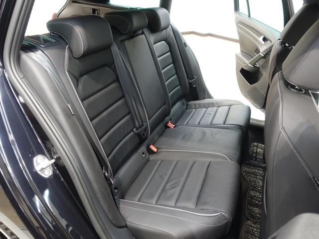 ���ЃN���[�j���O�H��ɂĂ܂�܂�N���[�j���O���s���A�����O���G���W�����[���〈���Ȃ��ו��܂ł��܂Ȃ���򂵂Ă���܂��B