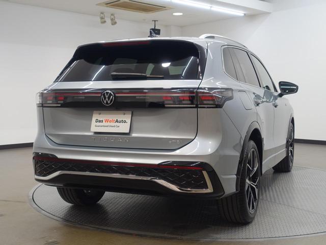 �J���[�̓I�C�X�^�[�V���o�[���^���b�N�ɂȂ�܂��B