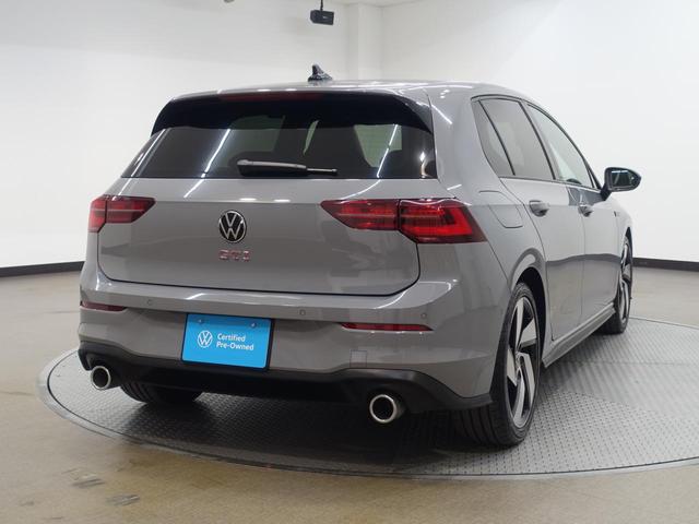 �J���[�̓��[���X�g�[���O���[�ɂȂ�܂��B