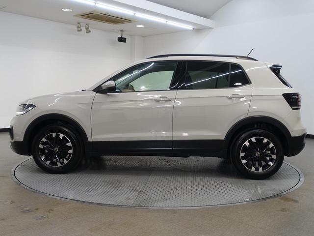 ���X�̓t�H���N�X���[�Q�����K�f�B�[���[�̔��X�ł��B