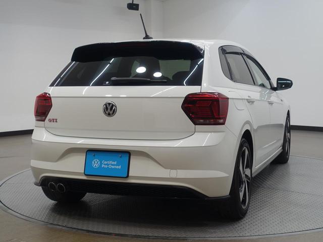 �J���[�̓s���A�z���C�g�ɂȂ�܂��B