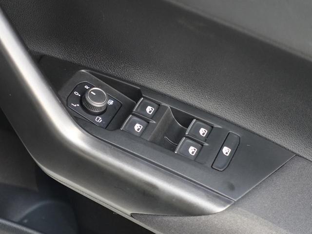 ＴＳＩ　Ｒライン　フォルクスワーゲン認定中古車保証付き　ナビオプション　　バックカメラ　ブラインドスポットモニター　ＬＥＤヘッドライト　　　Ｂｌｕｅｔｏｏｔｈ　スペアキー　純正アルミホイール（画像24）