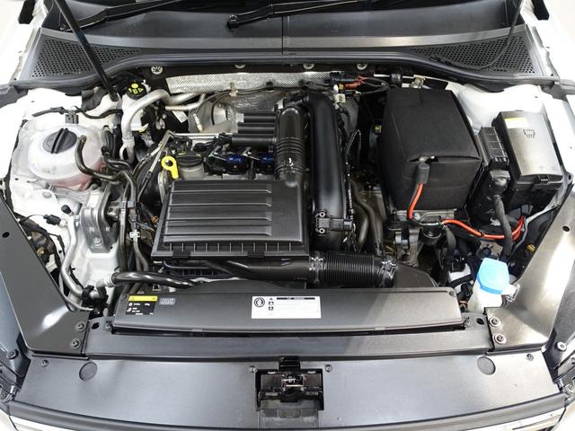 ＴＳＩコンフォートライン　フォルクスワーゲン認定中古車保証付き　ナビオプション　ＬＥＤヘッドライトオプション　バックカメラ　ブラインドスポットモニター　Ｂｌｕｅｔｏｏｔｈ　スペアキー　純正アルミホイール　ワンオーナー（画像29）