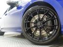 スポーティなデザインの純正アルミホイール装備です！高速道路を走る際にも足元をシッカリ支えてくれます！