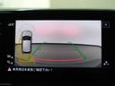 後退時、ディスプレイに後方の状況を表示して、ドライバーの後方視界を支援します。