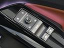 運転席のドアについているドアミラー用回転式ノブで調整できます。