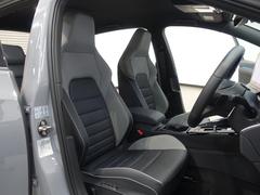 座面も背もたれもしっかりとしたつくりです。 6