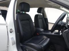 こちらのお車には認定中古車保証が１年間付いておりますのでご安心ください。さらなる安心を、という場合には、有料にはなりますが延長保証もございます。 5