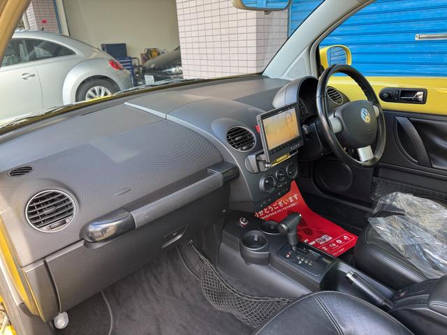 ニュービートル ＬＺ　最終モデル（６ＡＴ）／黒革シート／サンルーフ／地ＴＶナビ／ＣＤ／ＤＶＤ／ＡＵＸ／ＥＴＣ／シートヒーター／純正１６ＡＷ／ルーフライニング張替済み／１年保証付（23枚目）