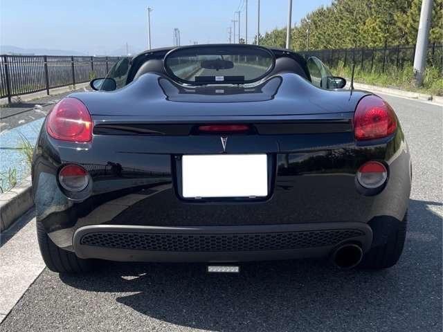 ポンテアックソルスティス ベースグレード　幌付き（3枚目）