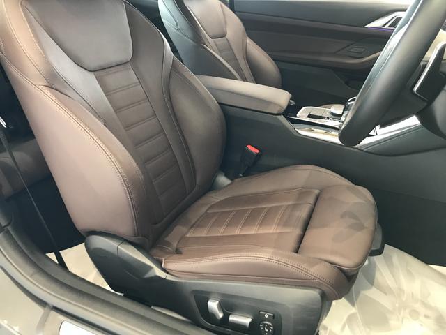 M440i xDriveクーペ 弊社デモカー ガラスサンルーフ モカレザーシート レーザーライト 19インチアルミホイール ヘッドアップディスプレイ アクティブクルーズコントロール ステアリングアシスト 全周囲カメラ 全周囲センサー(47枚目)