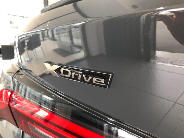 M440i xDriveクーペ 弊社デモカー ガラスサンルーフ モカレザーシート レーザーライト 19インチアルミホイール ヘッドアップディスプレイ アクティブクルーズコントロール ステアリングアシスト 全周囲カメラ 全周囲センサー(73枚目)