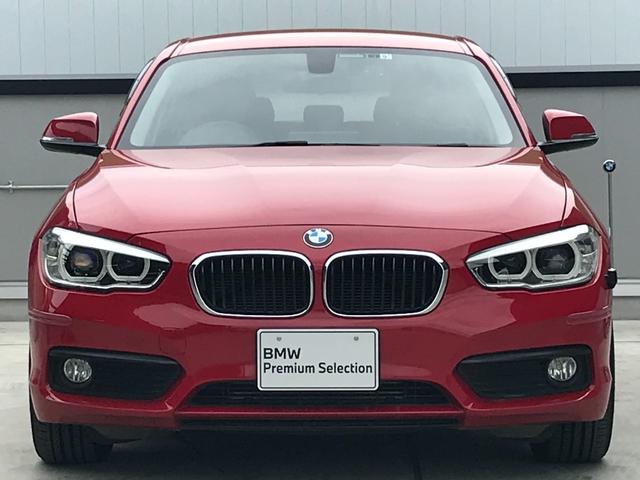 118i スポーツ 純正ナビ マルチファンクションステアリング 走行切り替えモード bluetooth搭載車両 バックカメラ バックモニター ETC搭載付きルームミラー LEDヘッドライト プラスPKG 純正クロスシート(5枚目)