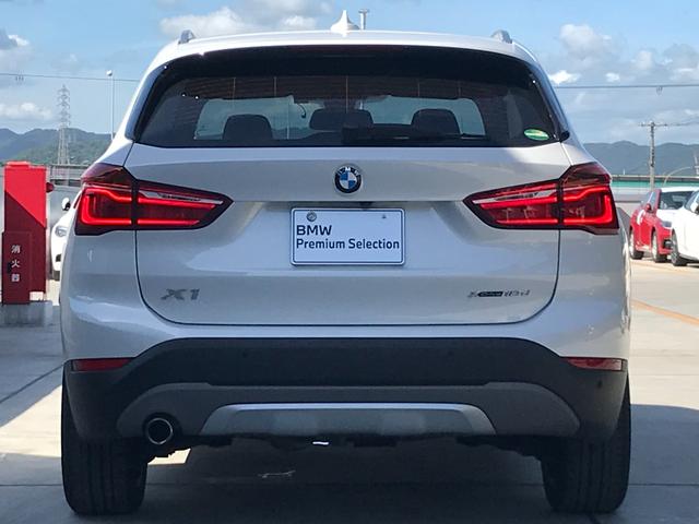 xDrive 18d xライン ミネラルホワイト コンフォートPKG Xライン 純正ナビ 純正18インチアルミホイール ETC搭載付きルームミラー 電動リアゲート 純正クロスシートオートエアコン プログラマブルボタン 床下収納(9枚目)