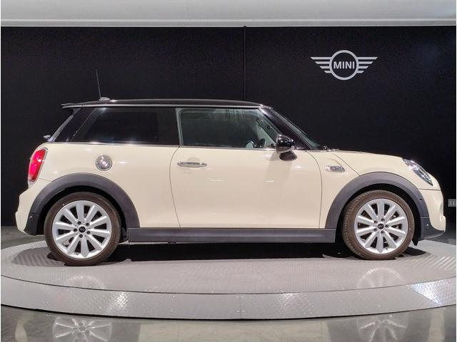 クーパーS 弊社下取車 純正17インチアルミホイール 衝突被害軽減ブレーキ バックカメラ 前後コーナーセンサー スマートキ― Bluetooth接続機能 アクティブクルーズコントロール マルチファンクション(7枚目)