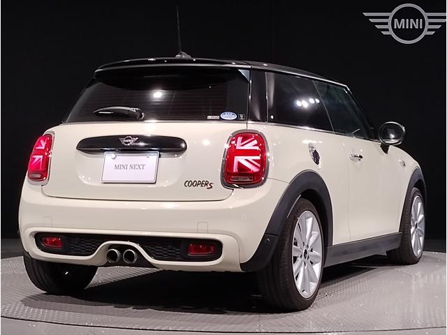 クーパーS 弊社下取車 純正17インチアルミホイール 衝突被害軽減ブレーキ バックカメラ 前後コーナーセンサー スマートキ― Bluetooth接続機能 アクティブクルーズコントロール マルチファンクション(8枚目)