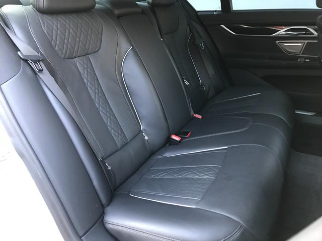 740i Mスポーツ Bluetooth接続機能 ブラックレザーシート 衝突被害軽減ブレーキ アクティブクルーズコントロール 全周囲カメラ オプション20インチアルミホイール レーザーライト リモートパーキング(18枚目)