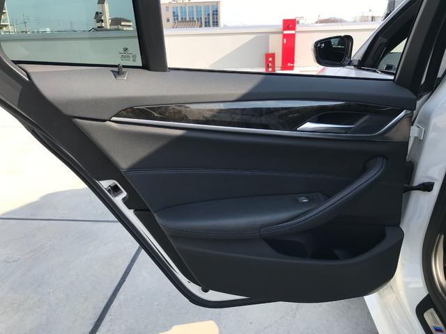 523dツーリング Mスポーツ 弊社下取車 ヘッドアップディスプレイ ハンドルアシスト アクティブクルーズコントロール 全周囲カメラ 電動リアゲート スマートキー 純正18AW Bluetooth搭載車両 LEDヘッドライト(54枚目)