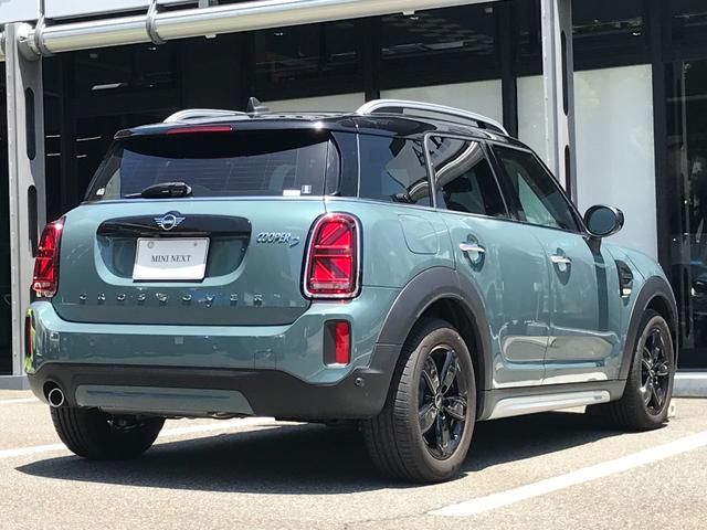 クーパーD クロスオーバー エッセンシャル・トリム 弊社下取車 ワンオーナー クルーズコントロール アンビエントライト ユニオンジャックテールランプ 純正17インチブラックホイール ユニオンジャックミラーキャップ 純正HDDナビ バックカメラ ETC(9枚目)