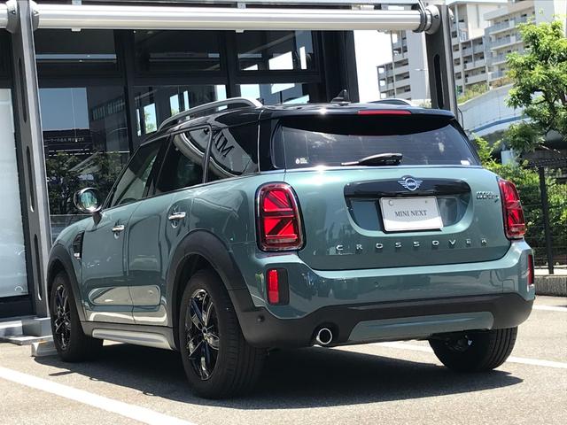 クーパーD クロスオーバー エッセンシャル・トリム 弊社下取車 ワンオーナー クルーズコントロール アンビエントライト ユニオンジャックテールランプ 純正17インチブラックホイール ユニオンジャックミラーキャップ 純正HDDナビ バックカメラ ETC(10枚目)