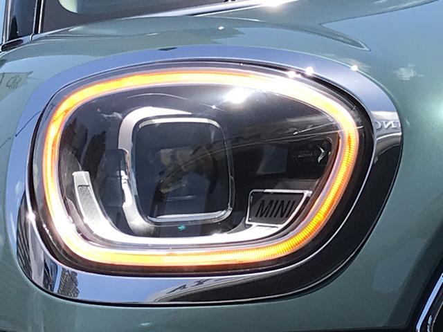 クーパーD クロスオーバー エッセンシャル・トリム 弊社下取車 ワンオーナー クルーズコントロール アンビエントライト ユニオンジャックテールランプ 純正17インチブラックホイール ユニオンジャックミラーキャップ 純正HDDナビ バックカメラ ETC(15枚目)