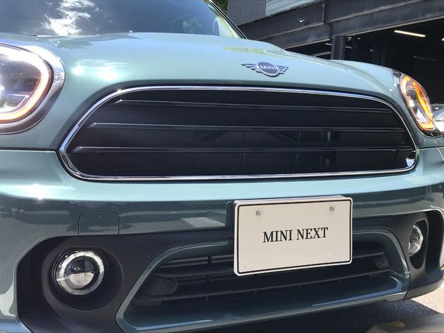 クーパーD クロスオーバー エッセンシャル・トリム 弊社下取車 ワンオーナー クルーズコントロール アンビエントライト ユニオンジャックテールランプ 純正17インチブラックホイール ユニオンジャックミラーキャップ 純正HDDナビ バックカメラ ETC(17枚目)
