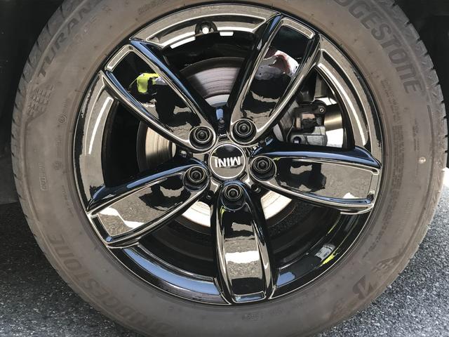 クーパーD クロスオーバー エッセンシャル・トリム 弊社下取車 ワンオーナー クルーズコントロール アンビエントライト ユニオンジャックテールランプ 純正17インチブラックホイール ユニオンジャックミラーキャップ 純正HDDナビ バックカメラ ETC(22枚目)
