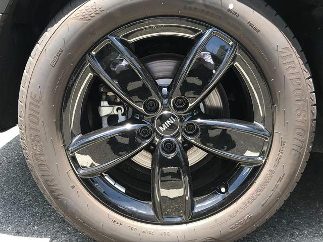 クーパーD クロスオーバー エッセンシャル・トリム 弊社下取車 ワンオーナー クルーズコントロール アンビエントライト ユニオンジャックテールランプ 純正17インチブラックホイール ユニオンジャックミラーキャップ 純正HDDナビ バックカメラ ETC(23枚目)