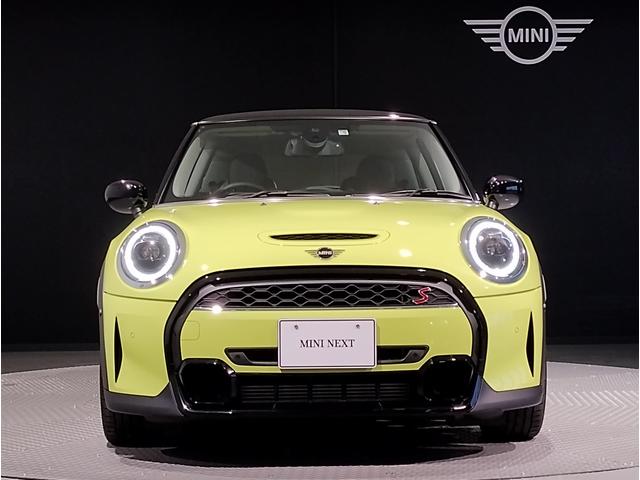 クーパーS クラシック・トリム ハーフレザレットシート 衝突被害軽減ブレーキ バックカメラ LEDヘッドライト アップルカープレイ スマートキ― クルーズコントロール スペアキー リアコーナーセンサー ミラーETC車載器(5枚目)
