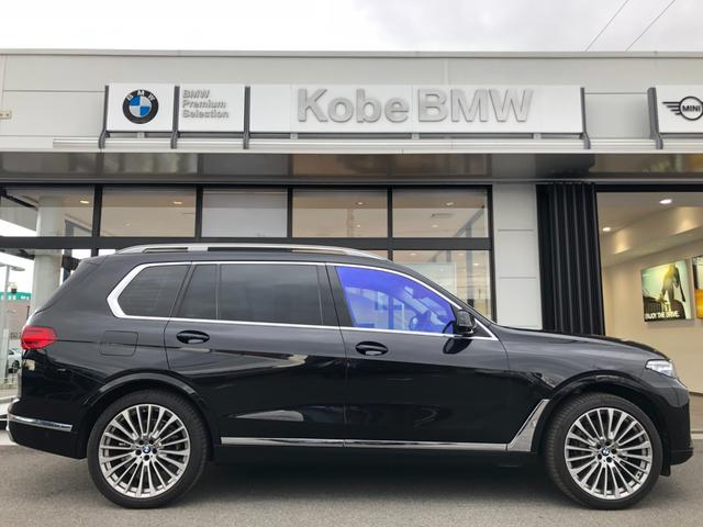 Ｘ７ ｘＤｒｉｖｅ　３５ｄ　デザインピュアエクセレンス　タルトゥフォレザーシート　スカイラウンジパノラマサンルーフ　ＢＭＷレーザーライト　アクティブクルーズコントロール　全周囲カメラ　オプション２２アロイホイール　ハンドルアシスト　６人乗り　後退アシスト（7枚目）