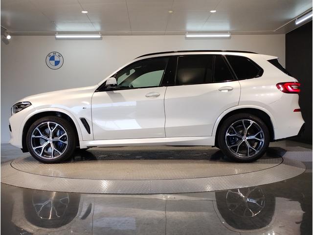 Ｘ５ ｘＤｒｉｖｅ　４０ｄ　Ｍスポーツハイラインパッケージ　パノラマガラスサンルーフ　エアサスペンション　マイルドハイブリッドモデル　ブラックレザーシート　シートヒーター　ソフトクローズドドア　２１インチアルミホイール　ヘッドアップディスプレイ（22枚目）