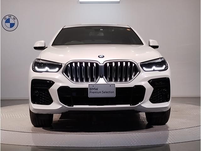 Ｘ６ ｘＤｒｉｖｅ　３５ｄ　Ｍスポーツ　マイルドハイブリッド　ブラックレザーシート　全席シートヒーター　ピアノブラックインテリアトリム　２０インチアルミホイール　電動リヤゲート　アップルカープレイ　全方位カメラ　Ｂｌｕｅｔｏｏｔｈ（5枚目）