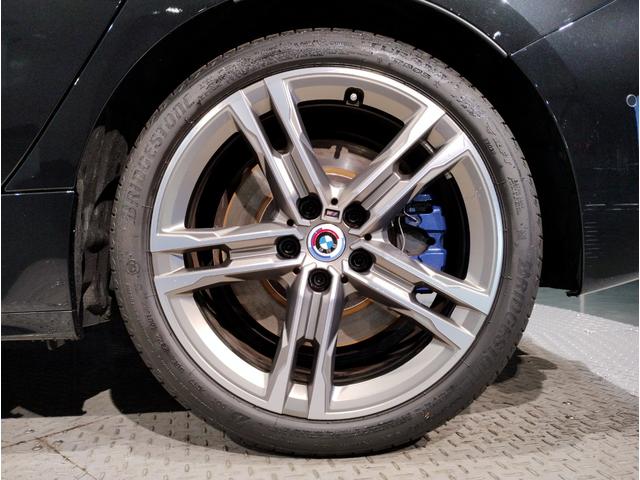 Ｍ１３５ｉ　ｘＤｒｉｖｅ　Ｍブレーキ　アクティブクルーズコントロール　衝突被害軽減ブレーキ　Ｂｌｕｔｏｏｔｈ搭載車両　電動リアゲート　電動シート　マルチファンクションステアリング　アルカンターラシート　純正１８ＡＷ(71枚目)