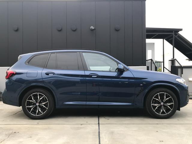 Ｘ３ ｘＤｒｉｖｅ　２０ｄ　Ｍスポーツ　ワンオーナー　ステアリングサポートＡＣＣ　ブラックレザーシート　パノラマガラスサンルーフ　電動リアゲート　スマートキー　純正地デジチューナー純正ＨＤＤナビ　バックカメラ　シートヒーター　ミラーＥＴＣ（7枚目）