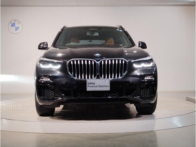 Ｘ５ ｘＤｒｉｖｅ　３５ｄ　Ｍスポーツ　コニャックレザー　パノラマガラスサンルーフ　プラスＰＫＧ　ＭエアロダイナミクスＰＫＧ　４ゾーンＡＣ　保冷音カップホルダー　ソフトクローズドア　アダプティブＬＥＤ　２０インチＡＷ　全周囲カメラ　ＡＣＣ（5枚目）