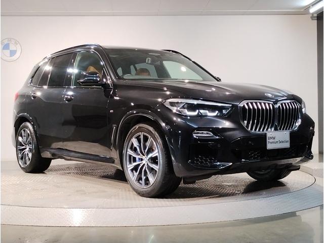 Ｘ５ ｘＤｒｉｖｅ　３５ｄ　Ｍスポーツ　コニャックレザー　パノラマガラスサンルーフ　プラスＰＫＧ　ＭエアロダイナミクスＰＫＧ　４ゾーンＡＣ　保冷音カップホルダー　ソフトクローズドア　アダプティブＬＥＤ　２０インチＡＷ　全周囲カメラ　ＡＣＣ（6枚目）