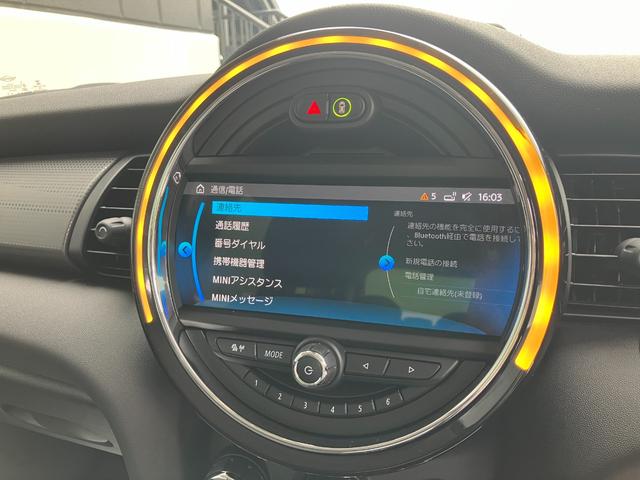 ＭＩＮＩ クーパーＤ　衝突被害軽減ブレーキ　前後障害物センサー　Ｂｌｕｅｔｏｏｔｈ接続機能　スマートキ―　純正ＨＤＤナビ　バックカメラ　純正１５インチアルミホイール　認定中古車　マルチファンクションステアリング（26枚目）