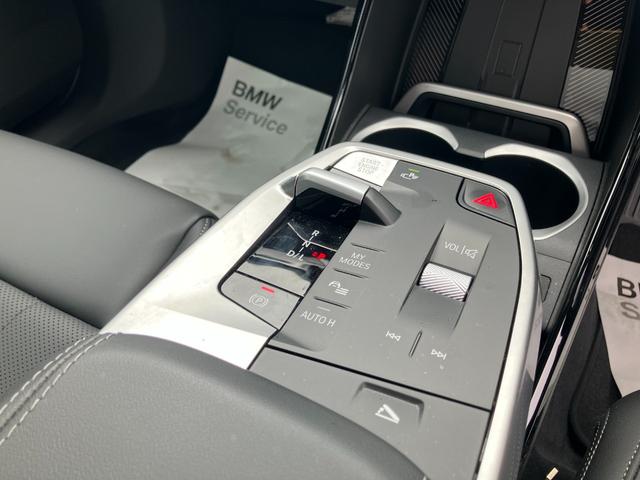 Ｘ１ ｘＤｒｉｖｅ　２０ｄ　ｘライン　弊社下取車　ヴィガンザブラックレザーシート　全周囲カメラ　衝突軽減ブレーキ　電動シート　シートヒーター　アクティブクルーズコントロール　マルチファンクションステアリング　ヘッドアップディスプレイ（16枚目）