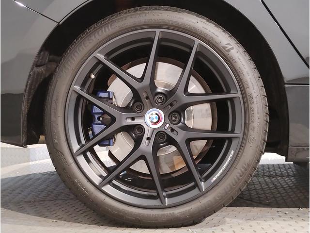 １シリーズ Ｍ１３５ｉ　ｘＤｒｉｖｅ　Ｍプラスパッケージ　パノラマガラスサンルーフ　アクティブクルーズコントロール　ヘッドアップディスプレイ　純正１８インチアルミホイール　ブラックレザーシート　５０周年記念モデル　ワンオーナー（27枚目）