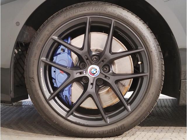 １シリーズ Ｍ１３５ｉ　ｘＤｒｉｖｅ　Ｍプラスパッケージ　パノラマガラスサンルーフ　アクティブクルーズコントロール　ヘッドアップディスプレイ　純正１８インチアルミホイール　ブラックレザーシート　５０周年記念モデル　ワンオーナー（29枚目）