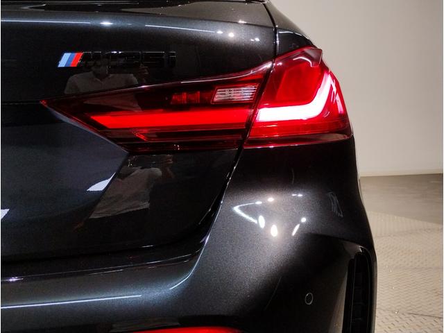 １シリーズ Ｍ１３５ｉ　ｘＤｒｉｖｅ　Ｍプラスパッケージ　パノラマガラスサンルーフ　アクティブクルーズコントロール　ヘッドアップディスプレイ　純正１８インチアルミホイール　ブラックレザーシート　５０周年記念モデル　ワンオーナー（31枚目）