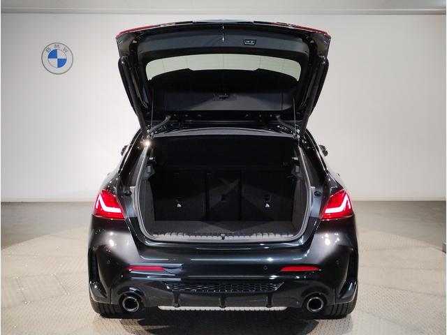 １シリーズ Ｍ１３５ｉ　ｘＤｒｉｖｅ　Ｍプラスパッケージ　パノラマガラスサンルーフ　アクティブクルーズコントロール　ヘッドアップディスプレイ　純正１８インチアルミホイール　ブラックレザーシート　５０周年記念モデル　ワンオーナー（34枚目）