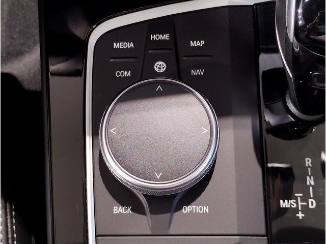 １シリーズ Ｍ１３５ｉ　ｘＤｒｉｖｅ　Ｍプラスパッケージ　パノラマガラスサンルーフ　アクティブクルーズコントロール　ヘッドアップディスプレイ　純正１８インチアルミホイール　ブラックレザーシート　５０周年記念モデル　ワンオーナー（44枚目）