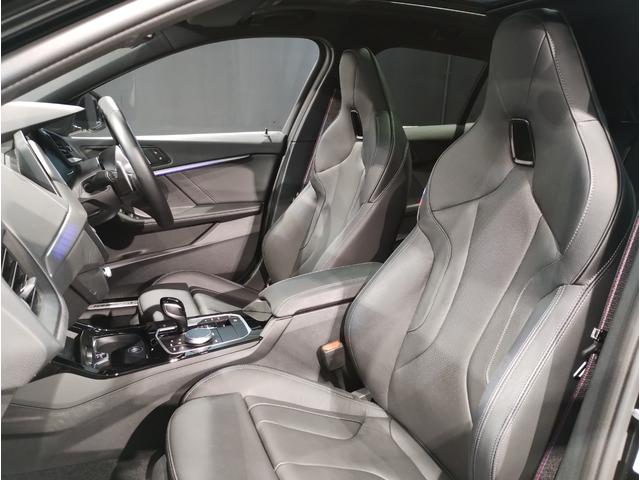 １シリーズ Ｍ１３５ｉ　ｘＤｒｉｖｅ　Ｍプラスパッケージ　パノラマガラスサンルーフ　アクティブクルーズコントロール　ヘッドアップディスプレイ　純正１８インチアルミホイール　ブラックレザーシート　５０周年記念モデル　ワンオーナー（54枚目）