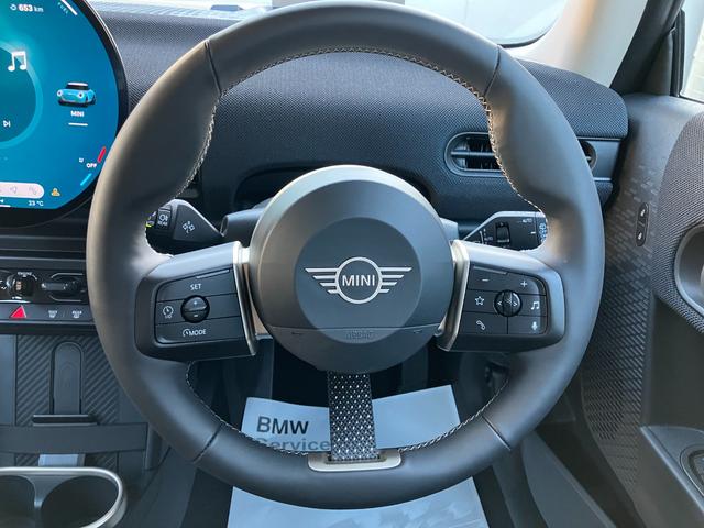 ＭＩＮＩ クーパーＳ　クラシック・トリム　ワンオナ　クラシックトリム　全周囲カメラ　ブラックルーフ　ブラックミラーカバー　純正１７インチアルミ　純正ＨＤＤナビ　　　クロスシート　軽減ブレーキ　アクティブクルーズコントロール　スマートキー（73枚目）