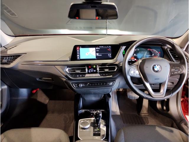 １シリーズ １１８ｄ　インディビジュアル・エディション　３０台限定車　ＨｉＦｉスピーカー　アクティブクルーズコントロール　オートチックハイビーム　ストレージパッケージ　Ｍスポーツエクステリア　電動リヤゲート　純正１７インチアルミホイール　ミラー純正ＥＴＣ（12枚目）