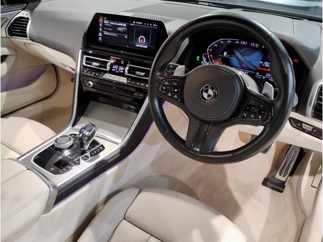 ８シリーズ ８４０ｄ　ｘＤｒｉｖｅ　グランクーペ　Ｍスポーツ　アイボリーホワイトレザーシート　ハーマンカードンスピーカー　パノラマガラスサンルーフ　ベンチレーションシート　１９インチアルミ　電動トランク　全周囲カメラ　ＴＶチューナー　衝突被害軽減ブレーキ（13枚目）